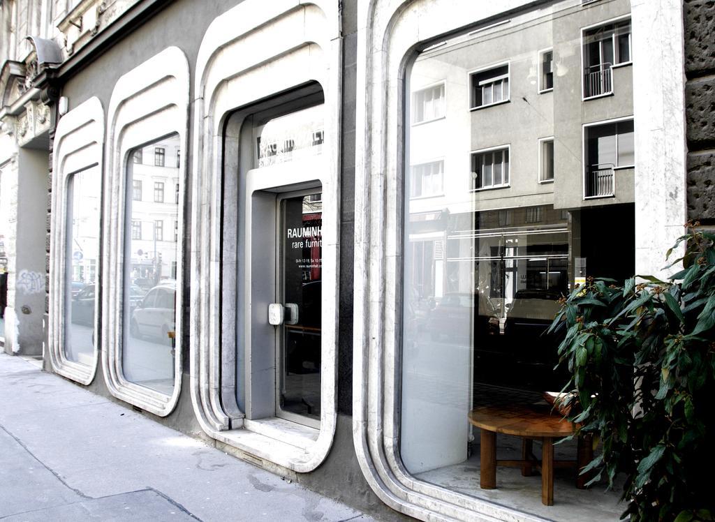 Operastreet Black & White Vienna Exterior photo